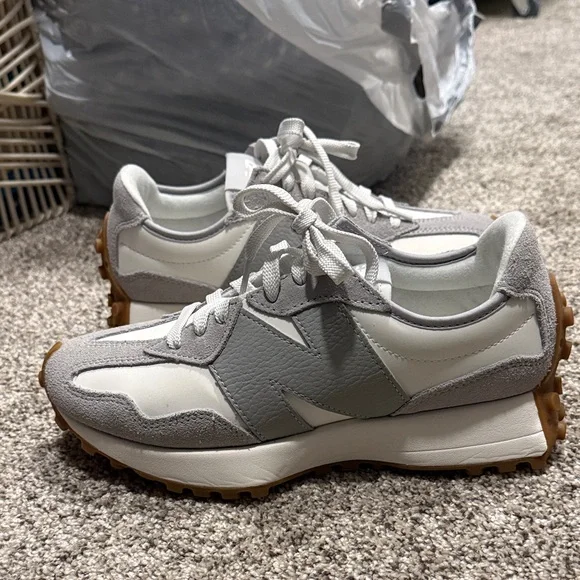 New Balance 327 Gray and White Women's Sneakers - Picture 8 of 9